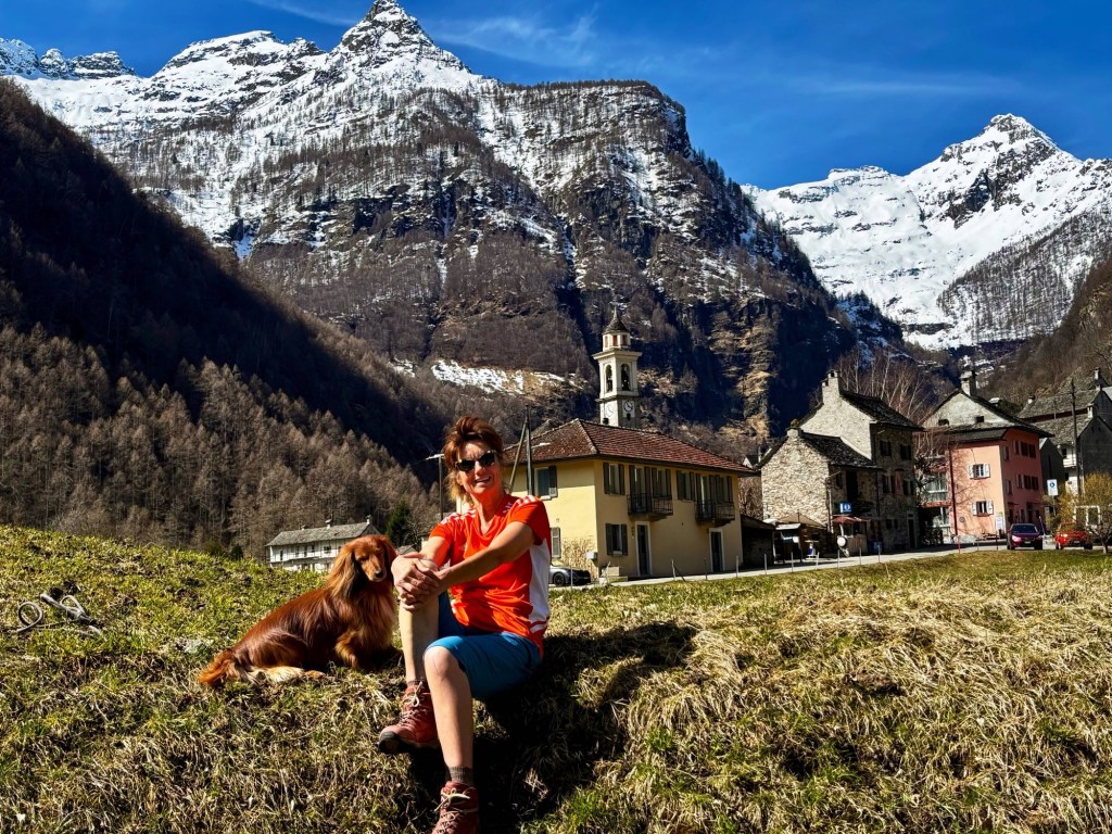 Meine Reise mit Hund nach Sonogno im Verzascatal – Natur, Wasserfälle und Tessiner Berglandschaft